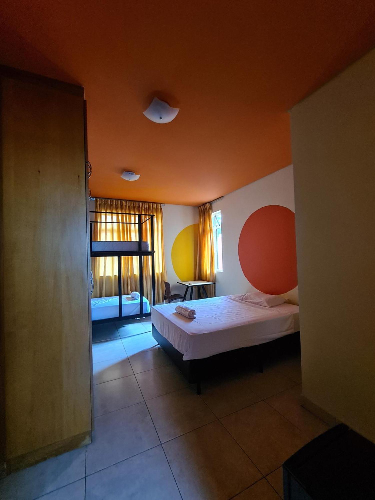 Poente Hostel Belo Horizonte Buitenkant foto